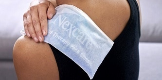 Nexcare™ product op de arm van een patiënt
